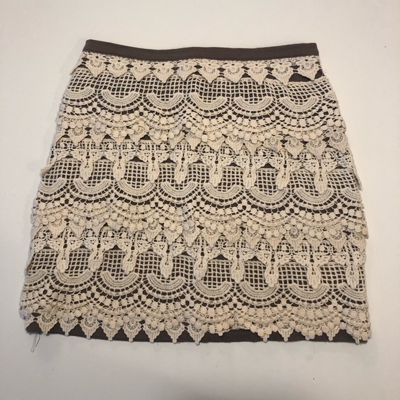 LUSH | Lace Mini Skirt - Picture 2 of 5